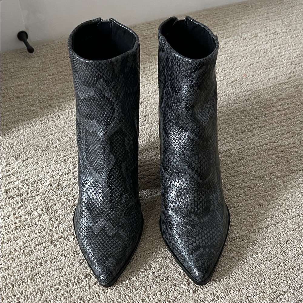 Dolce Vita Charcoal Snake Print Ankle Booties. Size 10
